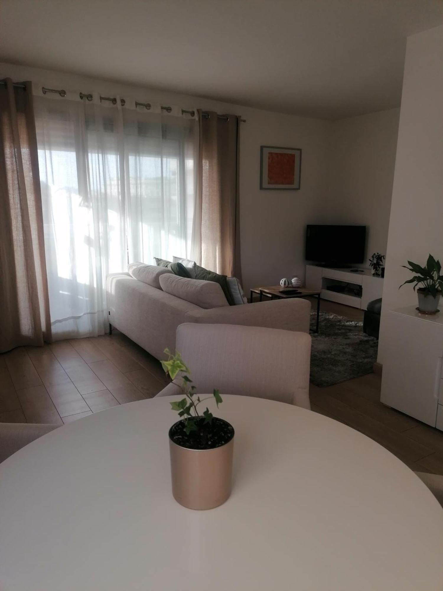 Chambre Double Avec Salle De Bain Commune, A 2 Min De La Croisette Cannes Exterior foto